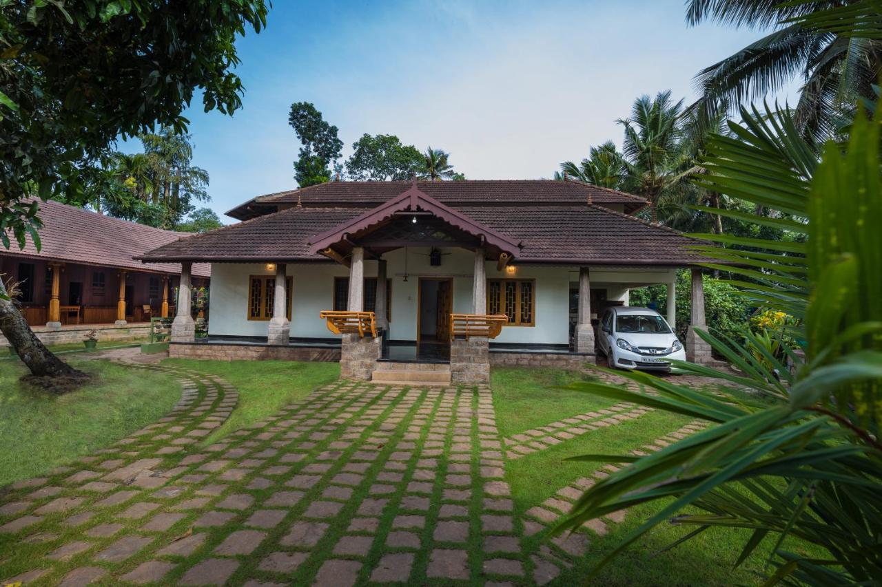 Kuttichira Heritage Home Alappuzha Buitenkant foto